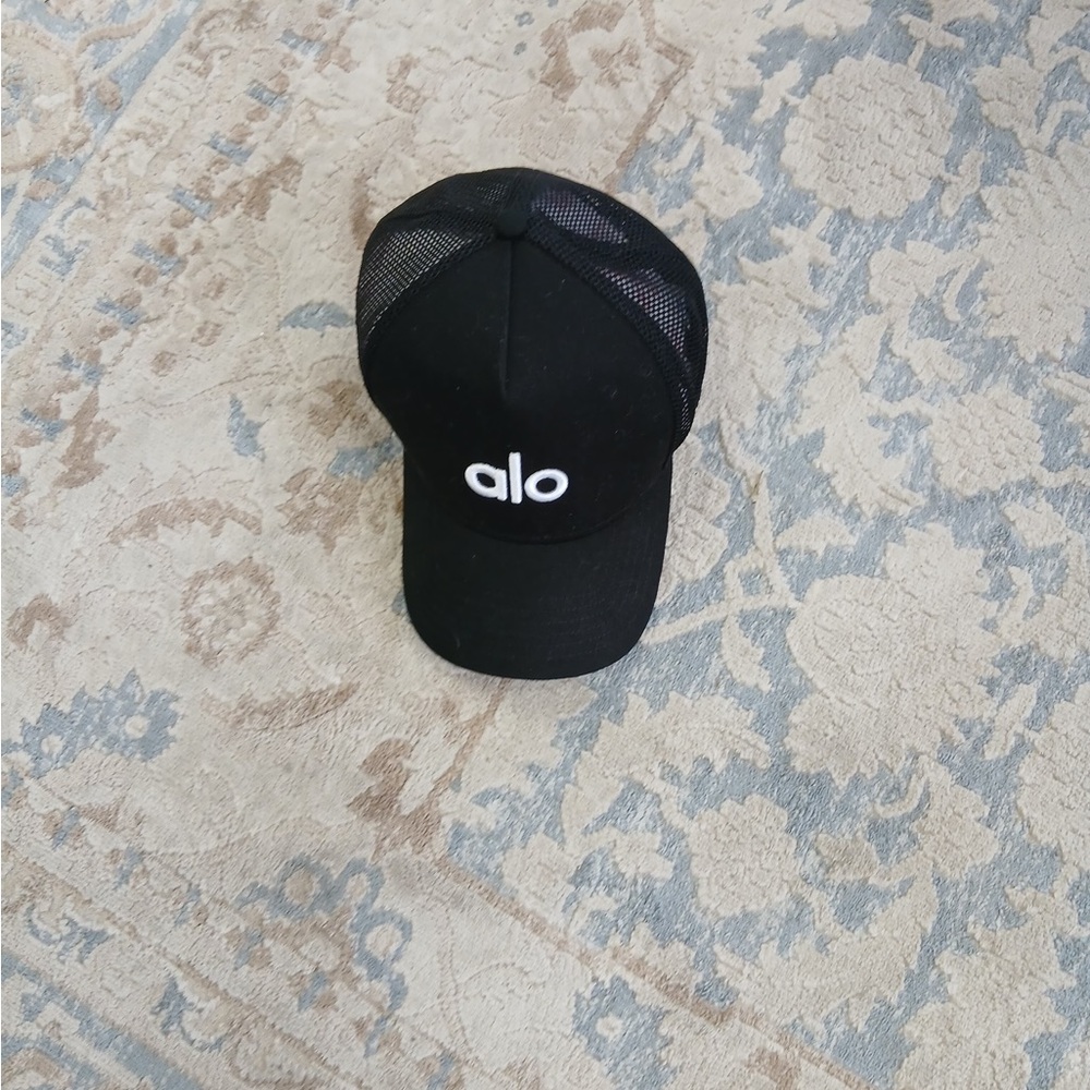 ALO Yoga Kids Black Cap with Mesh